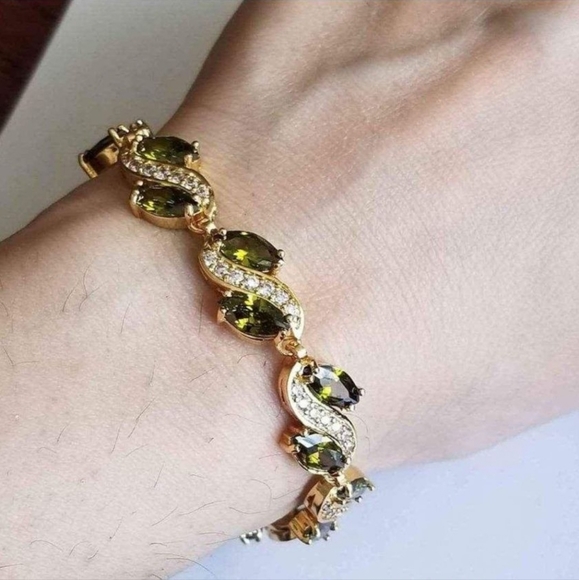 New 18K Gold Plated Marquise Cut Peridot Diamond Bracelet for Women - Picture 6 of 7